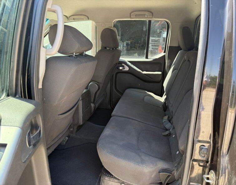 NISSAN NAVARA D40
